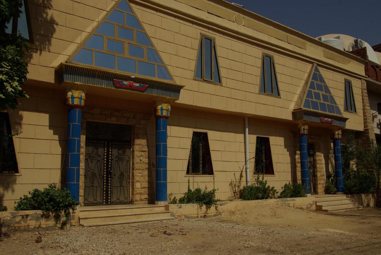 Pyramids Luxor Hotel & Spa Bagian luar foto