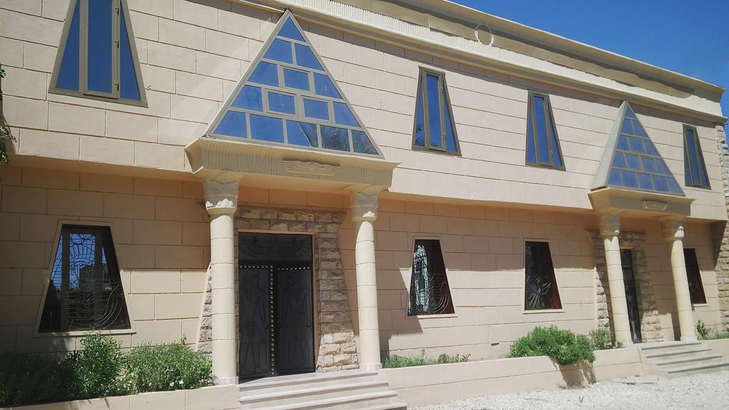 Pyramids Luxor Hotel & Spa Bagian luar foto