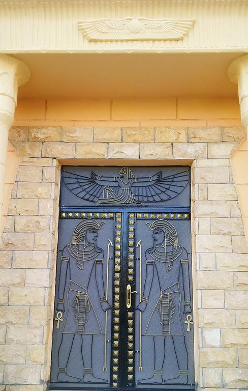 Pyramids Luxor Hotel & Spa Bagian luar foto