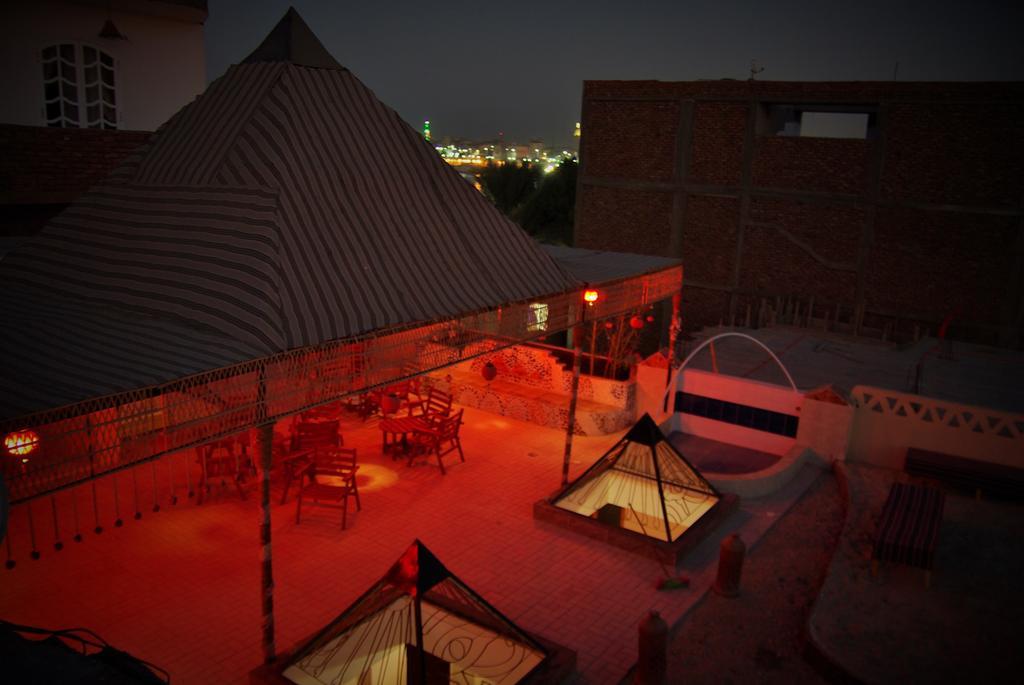 Pyramids Luxor Hotel & Spa Bagian luar foto